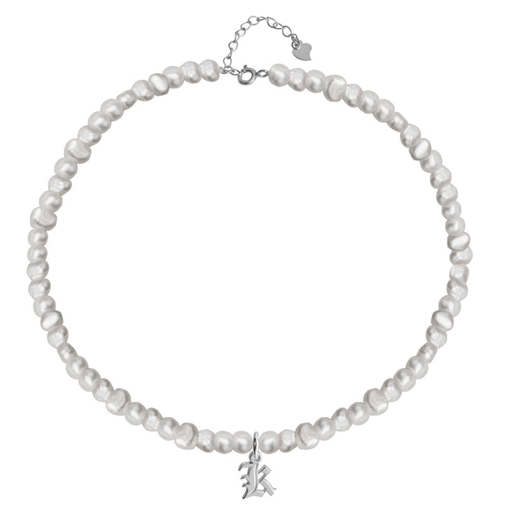 Initial Necklace With a Pearl