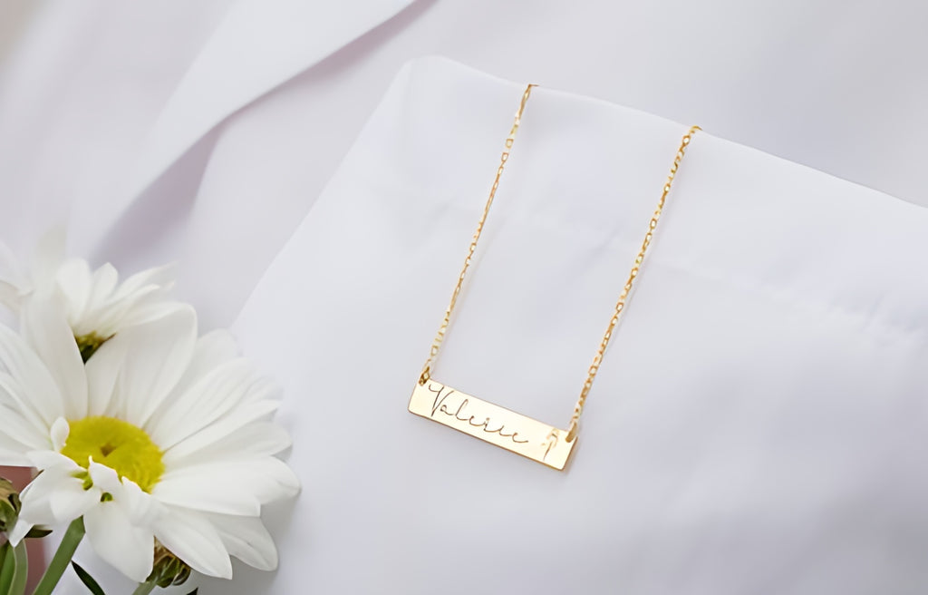 Choosing the Perfect Personalized Jewelry: A Comprehensive Guide